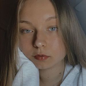 Meet your Posher, Emilia